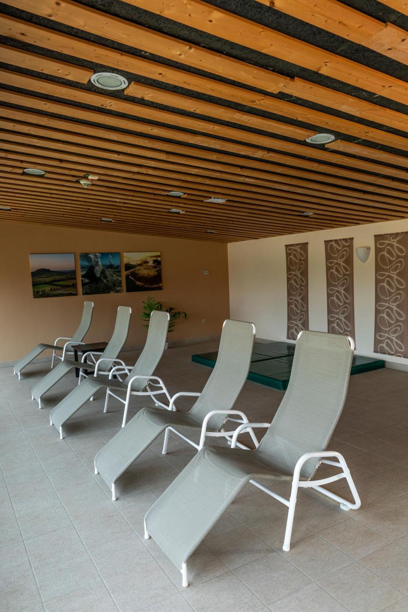 Vulkan Wellness Hotel & Camping Celldömölk Extérieur photo