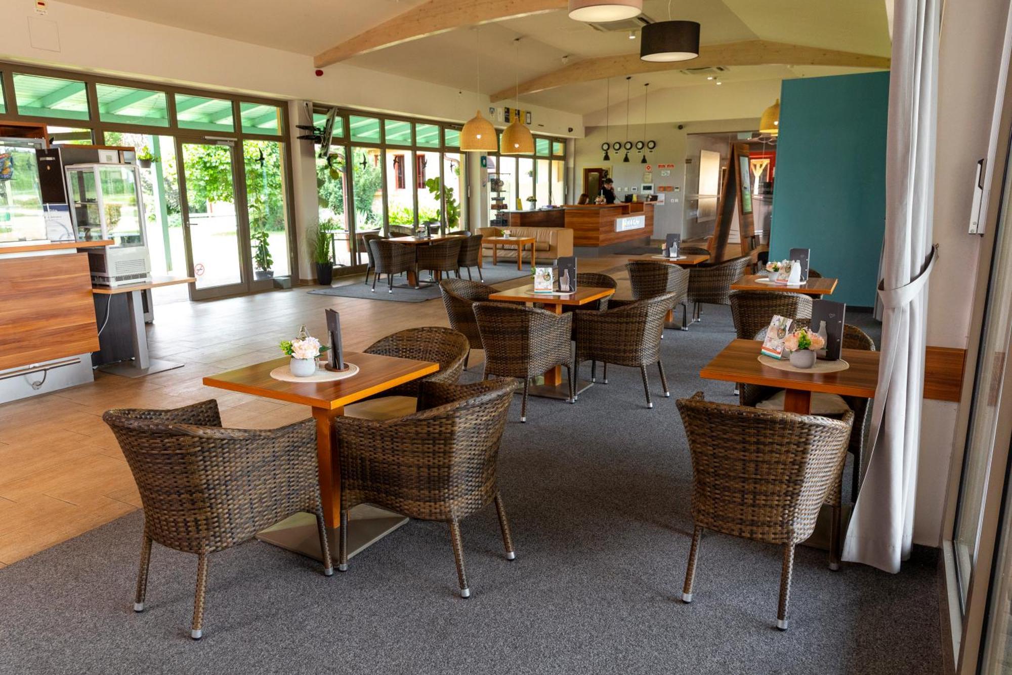 Vulkan Wellness Hotel & Camping Celldömölk Extérieur photo